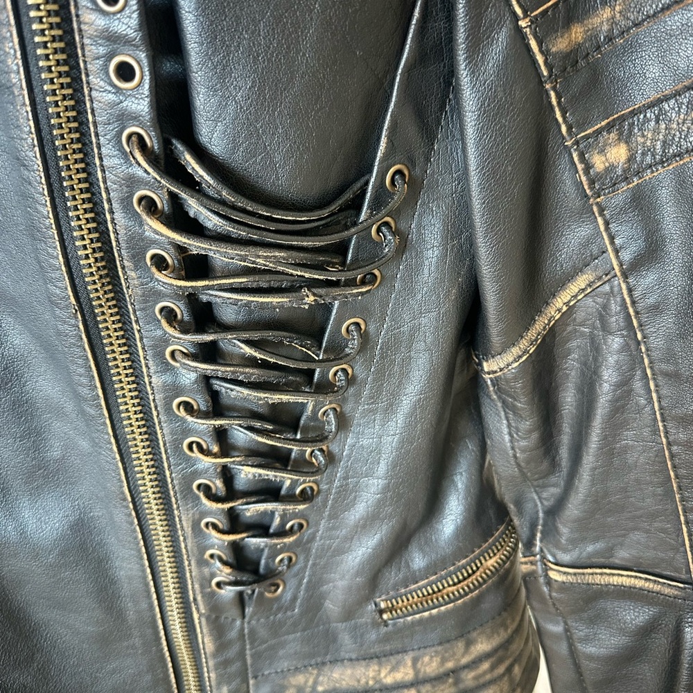 Edgy Amazing DESIGN and DETAILS Wilson Black Leather Jacket - Picture 4 of 15